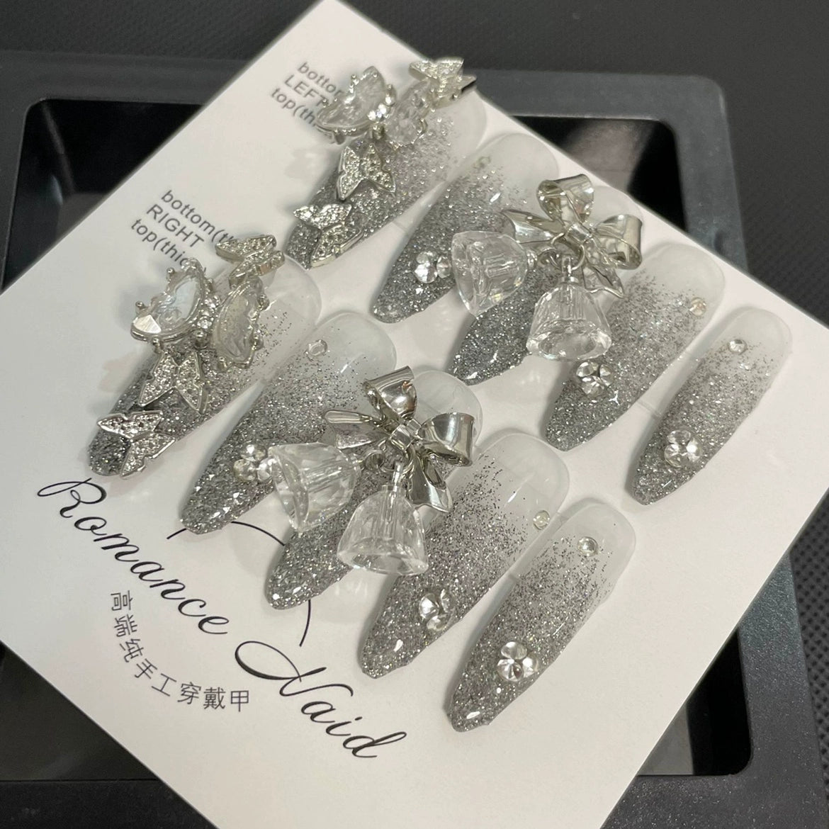 Copo de nieve, terciopelo gris, destello, mariposa, diamante entre los escombros, armadura de desgaste