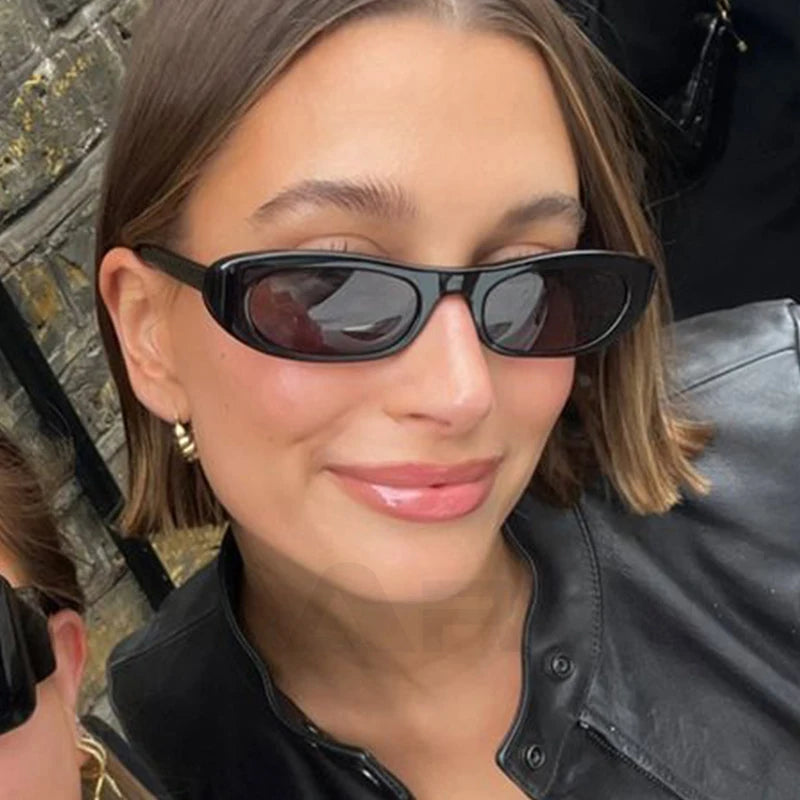 Gafas de sol ovaladas retro para mujer, montura pequeña negra, marca de moda, gafas de sol modernas con protección UV400 para mujer