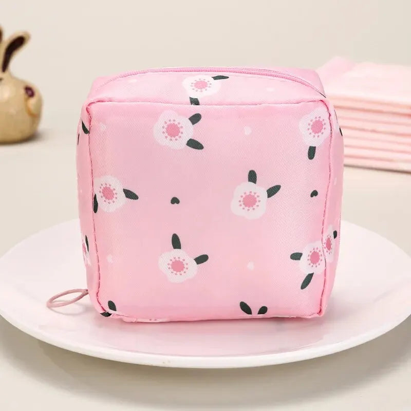 Bolsa de almacenamiento para compresas y tampones para mujer, organizador portátil impermeable con estampado de dibujos animados