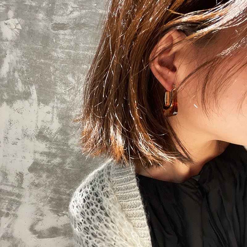 Compra rápida: nuevos pendientes de aro de resina transparente a la moda para mujeres y niñas, pendientes geométricos irregulares de metal acrílico, joyería de fiesta.