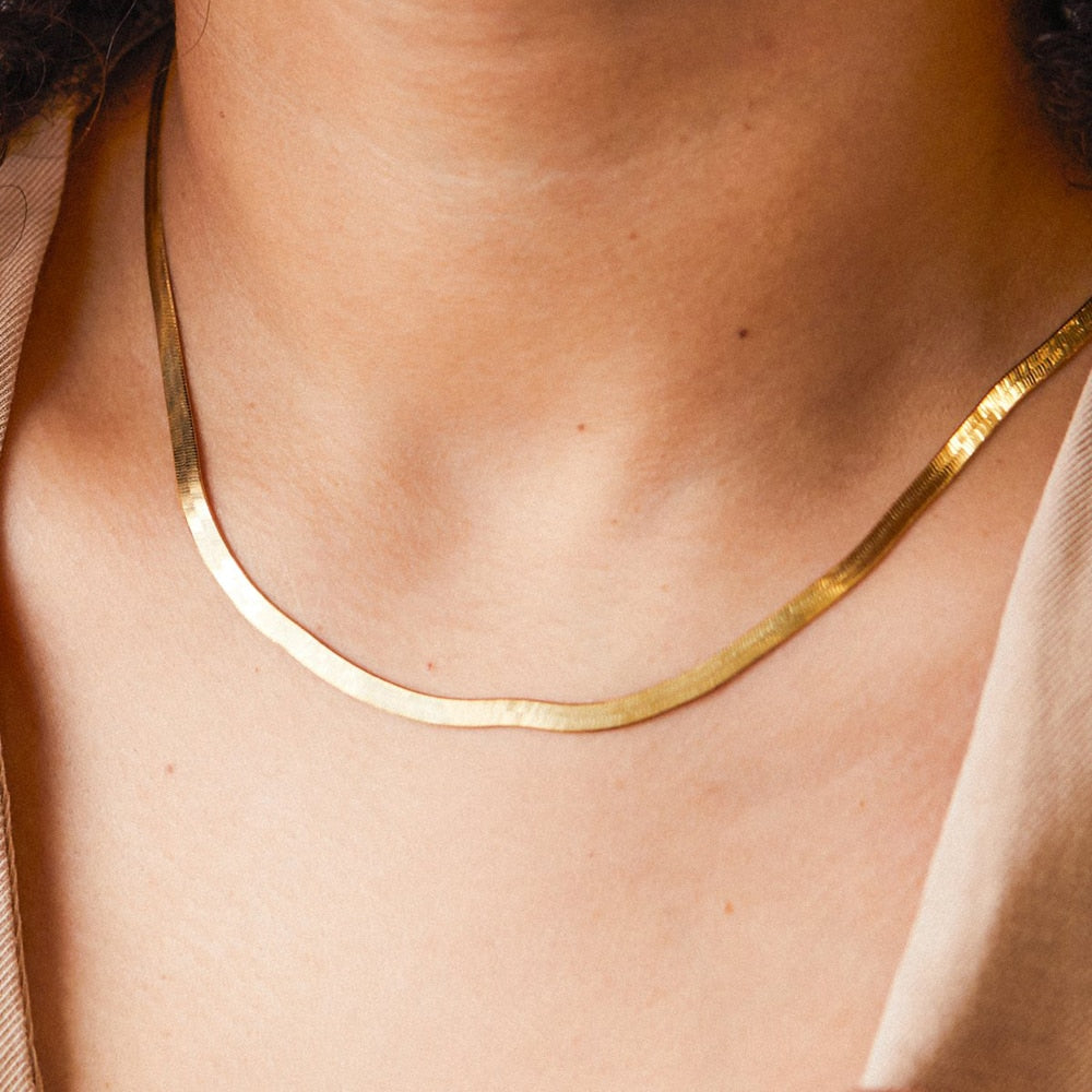 Collar de acero inoxidable dorado estético eManco, gargantilla de cadena de serpiente para mujer, collares para mujer, joyería al por mayor.