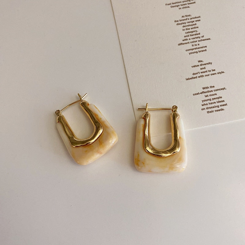 Compra rápida: nuevos pendientes de aro de resina transparente a la moda para mujeres y niñas, pendientes geométricos irregulares de metal acrílico, joyería de fiesta.