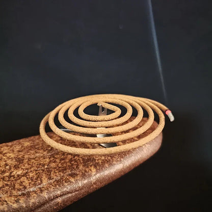 Incienso de sándalo natural YXYMCF en espiral, 48 unidades por caja, aromaterapia con lavanda, jazmín y rosa, quemador para interiores, budista indio.