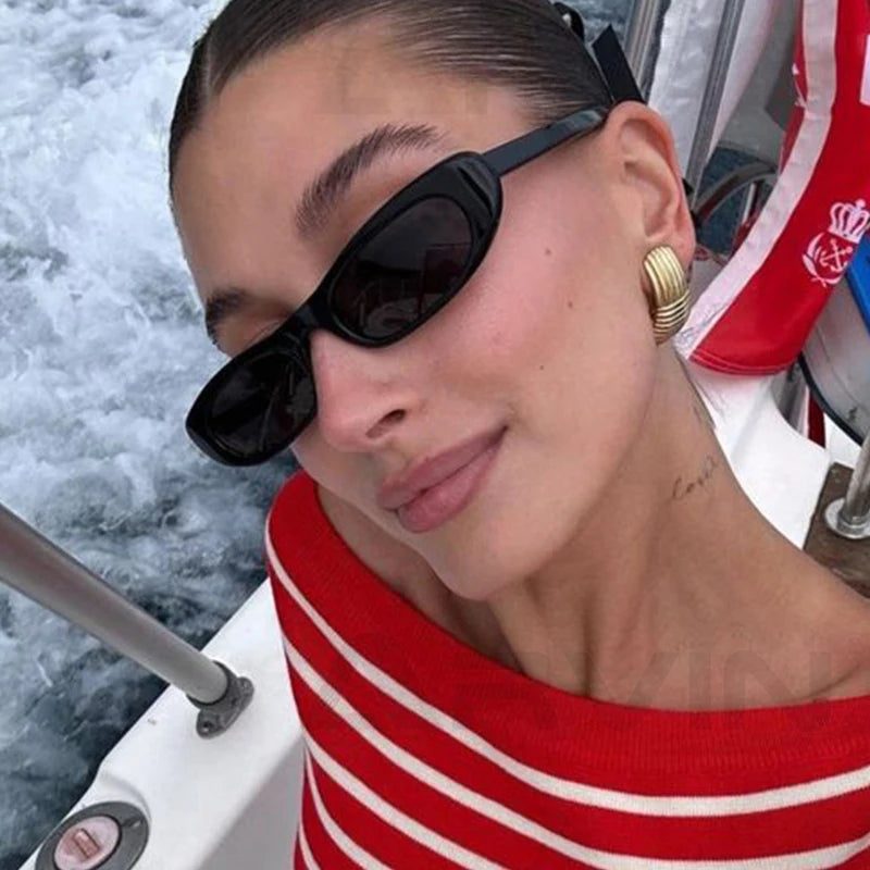 Gafas de sol ovaladas retro para mujer, montura pequeña negra, marca de moda, gafas de sol modernas con protección UV400 para mujer
